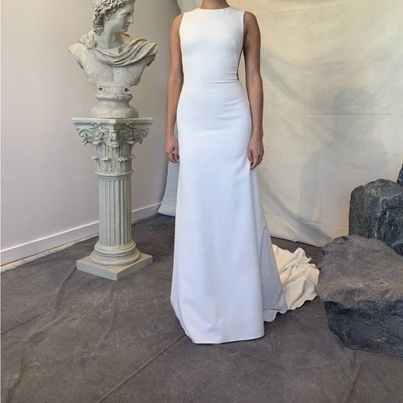 Brand New Unaltered | Sarah Seven Cassiopeia | Chapel Length Wedding Gown Size 8 - Picture 5 of 16